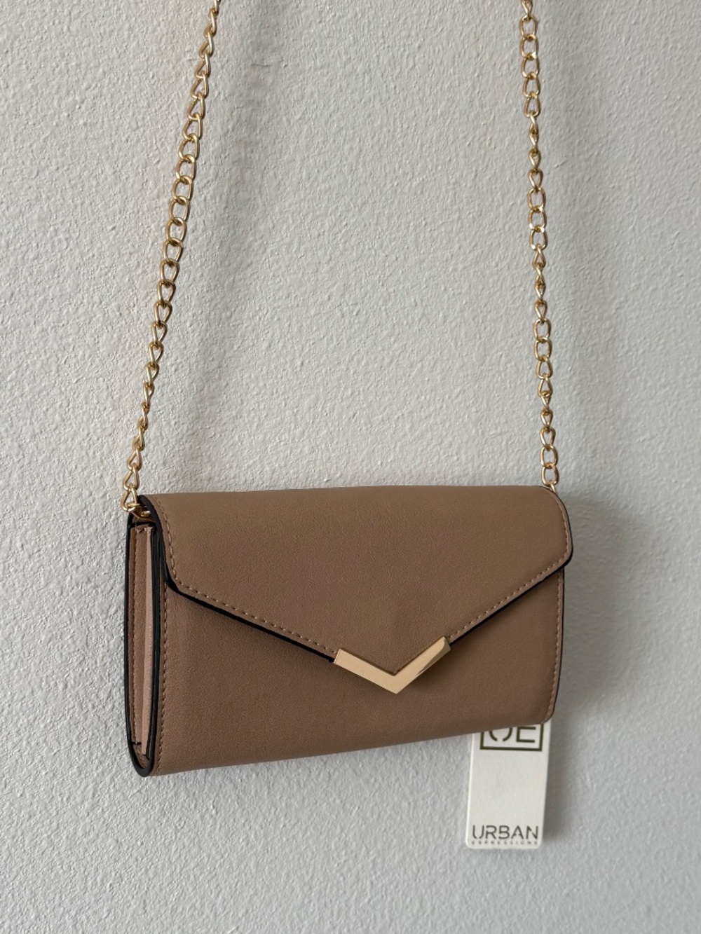 Urban Expressions Hester Crossbody Bag Nude Vegan Leather Gold Chain NWT